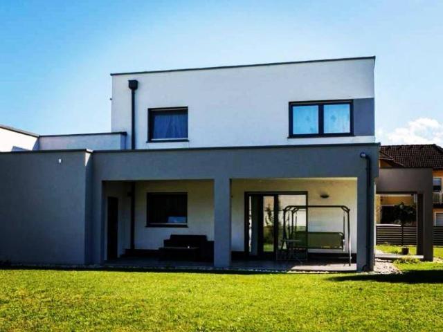Ein Zuhause fürs Leben Modernes Familienhaus bei Klagenfurt in perfekter Lage Einziehen. Wohlfühlen. Leben genießen
