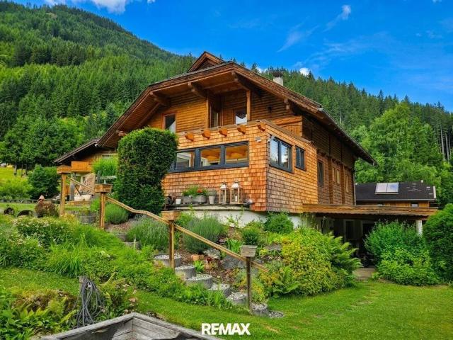 Großzügiges Haus mit 2 Wohneinheiten möglich – 242 m², Garten, Sauna & Wintergarten
