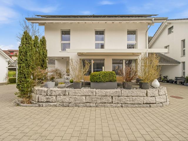 EIN ZUHAUSE MIT HERZ: MODERN, WARM UND EINLADEND