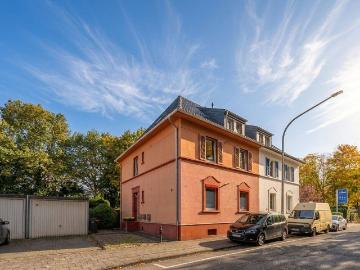 Ein Zuhause mit Potenzial auf 458?m² Grund Zweifamilienhaus für flexible Nutzungsmöglichkeiten