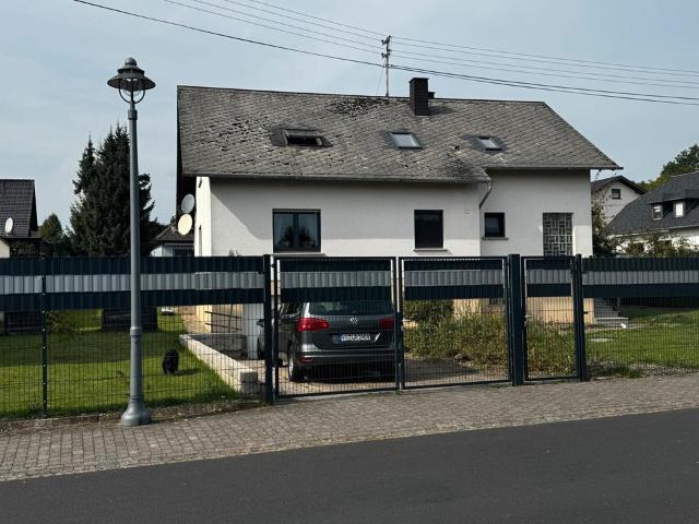 Ein Zweifamilienhaus ca. 180 m² Wohnfläche