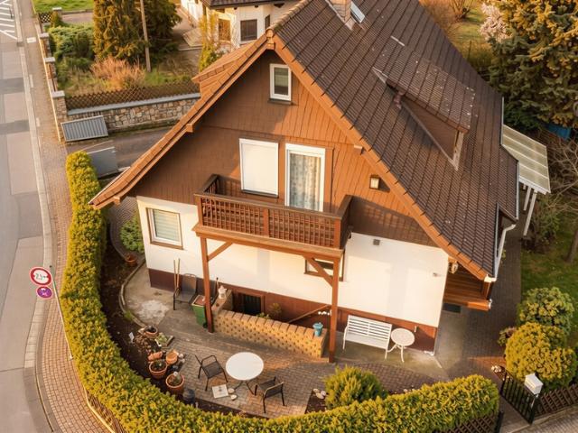 Ein Zweifamilienhaus in beliebter Wohngegend