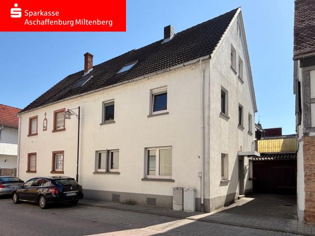 Ein /Zweifamilienhaus in Großwallstadt