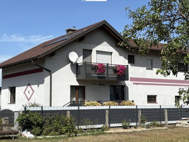 Ein Zweifamilienhaus mit 6 Zimmer in Kleiner Siedlungslage mit Grünlandblick Steht ab Sofort zum Verkauf!