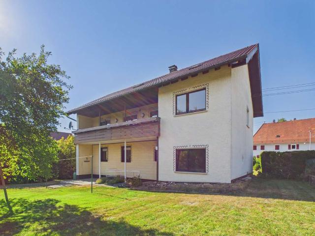 Ein/ Zweifamilienhaus mit Ausbaupotenzial und Baugrundstück in Dobel!