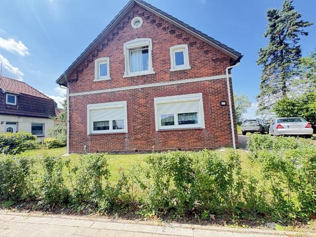 Ein / Zweifamilienhaus mit großem Grundstück und viel Gestaltungspotenzial