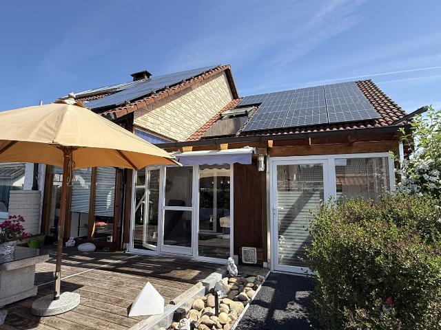 Ein /Zweifamilienhaus mit Doppelgarage und Gartengrundstück in herrlicher Wohnlage
