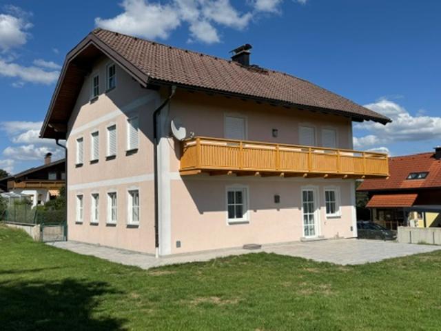 Ein /Zweifamilienhaus sehr gepflegt mit großem Garten in Palting bei Mattsee!