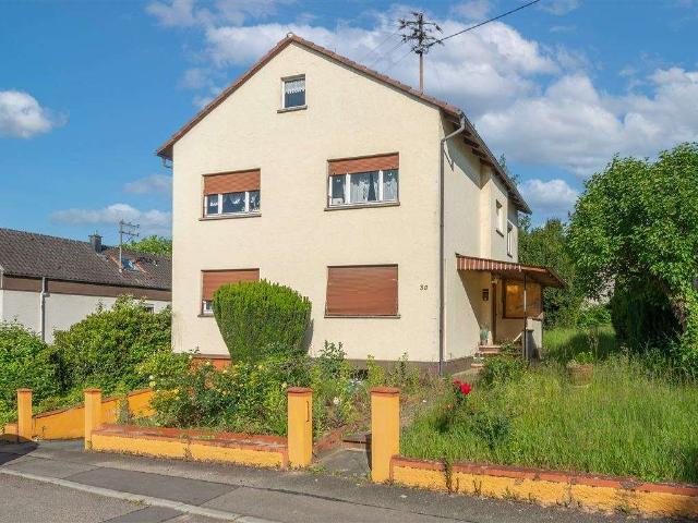 Ein /Zweifamilienwohnhaus auf ca. 682 Qm großem Grundstück in 74211 Leingarten zu verkaufen