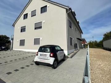 Einbauküche, 2 KFZ Stellpl großer Terrasse/Balkon 3 ZKB Dachgeschoss wie neu!