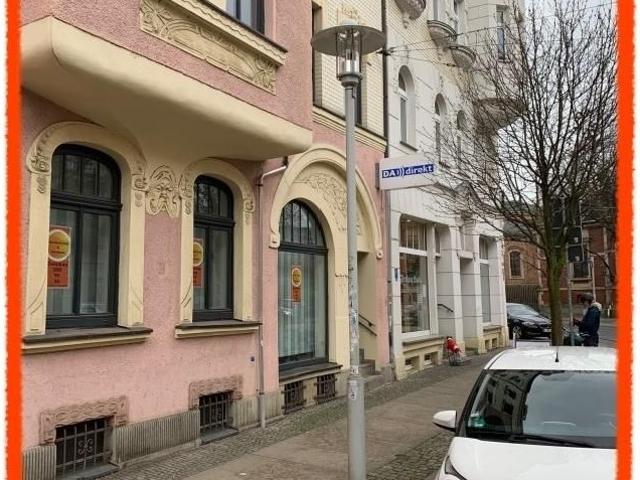 2 Zimmer Wohnung im Zwickauer Zentrum mit EINBAUKÜCHE, ERKER, PERSONENAUFZUG und PKW Stellplatz zu vermieten!