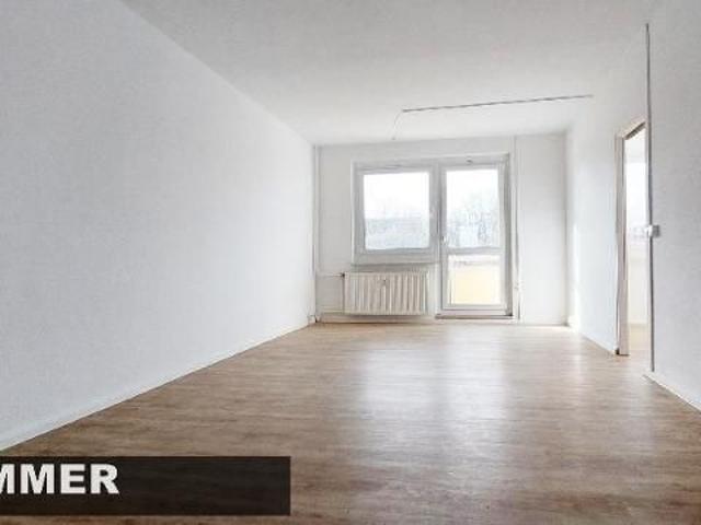 Einbauküche, große 3 Zimmer, Balkon, frisch saniert, Aufzug
