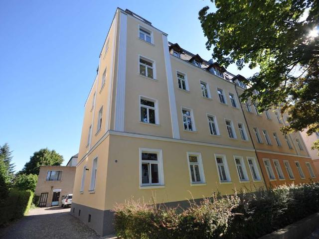 Einbauküche* Schön geschnittene 2 Zimmer Wohnung mit Balkon