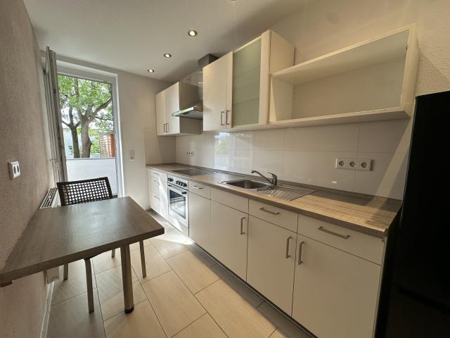 Einbauküche*! Sanierte 3 Zimmer Wohnung mit modernem Bad und Balkon!