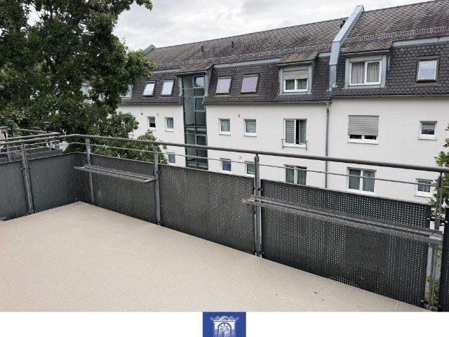 Eindrucksvolle Wohnung mit Balkon in gepflegter Umgebung!
