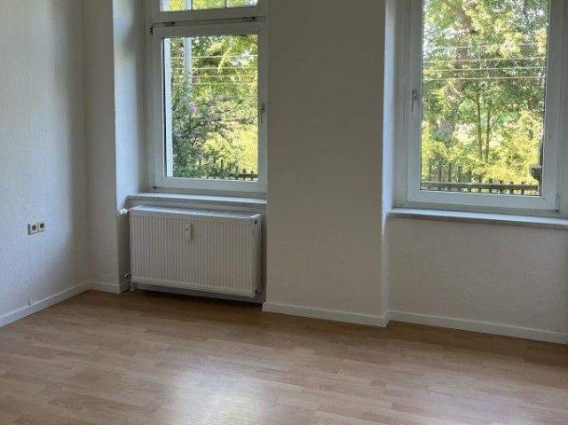 Eindrucksvolle Familienwohnung mit Wintergarten und Balkon in elbnaher Umgebung!