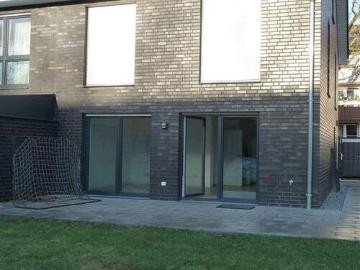 Eine Oase zum Wohlfühlen* Großzügige Doppelhaushälfte mit Terrasse, Garten und Garage in HER Baukau