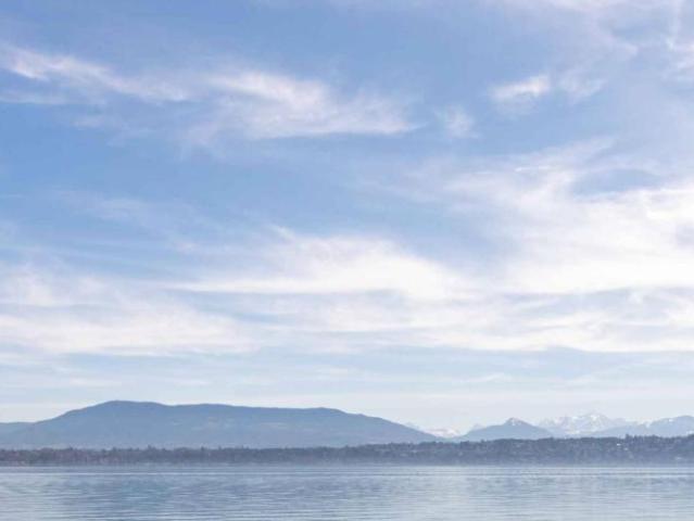 Eine aussergewöhnliche Adresse direkt am Wasser an der Küste!