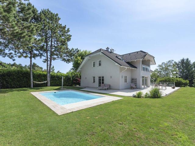 Eine Adresse für Menschen, die angekommen sind | Bezugsfertige Villa mit Pool und viel Privatsphäre oberhalb des Thermalorts Bad Fischau