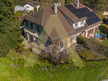 Eine angenehme, von Grün umgebene Villa