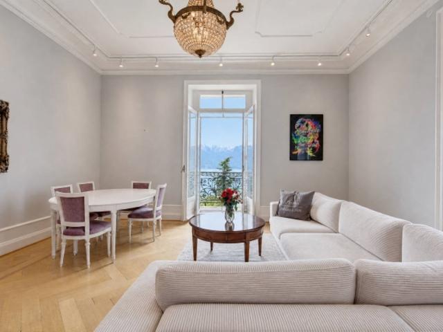 Eine charmante Wohnung in einem ehemaligen Palast an der Riviera