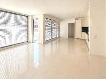 Eine luxuriöse Wohnung mit 3,5 Zimmern, nur einen Steinwurf vom Zentrum von Lugano entfernt
