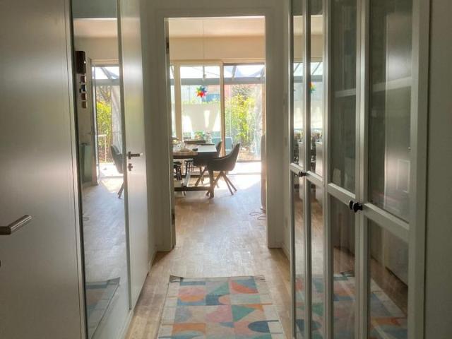 Eine schöne Wohnung mit 200 m² Garten ohne Maklerprovision