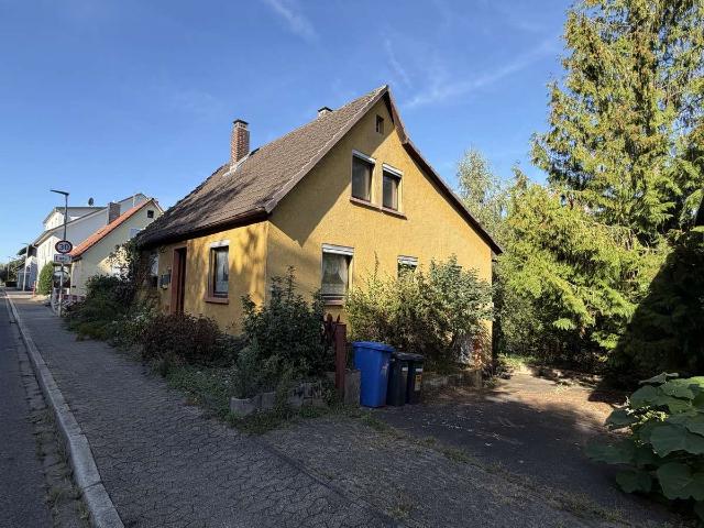 Eine seltene Chance für Macher: EFH auf 1.200 m² Grundstück, viel Bestand & Perspektive
