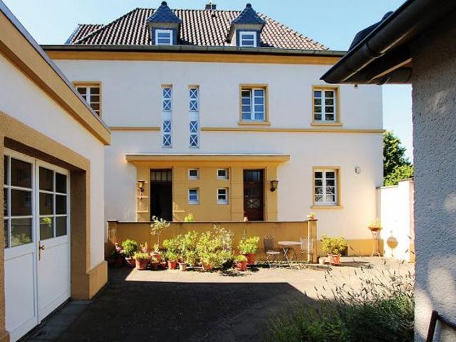 Eine traumhafte Wohnung mit Blick auf Burg Heimerzheim