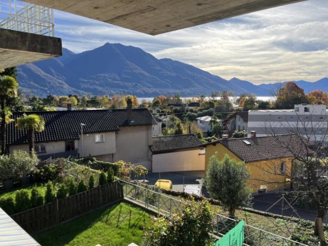EINE TRAUMRESIDENZ MIT SEESICHT UND KLEINEM GARTEN