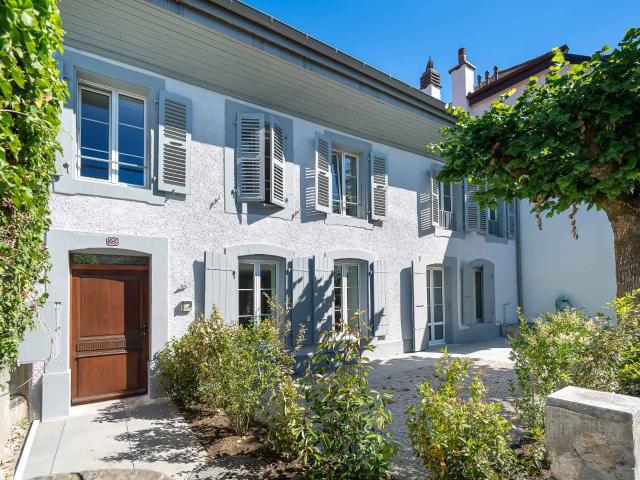 Eine Wohnung mit Charakter im Herzen eines charmanten Dorfes