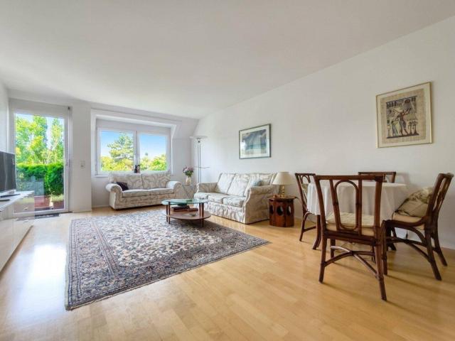 Eine Wohnung zum Wohlfühlen 3 Zimmer Wohnung mit West Außenfläche inklusive Küche & Garage – Ruhe, Grünblick und perfekte Anbindung