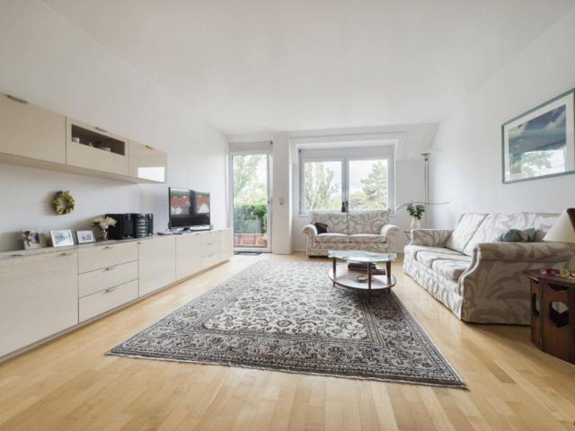 Eine Wohnung zum Wohlfühlen 3 Zimmer Wohnung mit West Außenfläche inklusive Küche & Garage – Ruhe, Grünblick und perfekte Anbindung