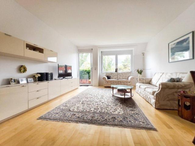 Eine Wohnung zum Wohlfühlen 3 Zimmer Wohnung mit West Außenfläche inklusive Küche & Garage – Ruhe, Grünblick und perfekte Anbindung