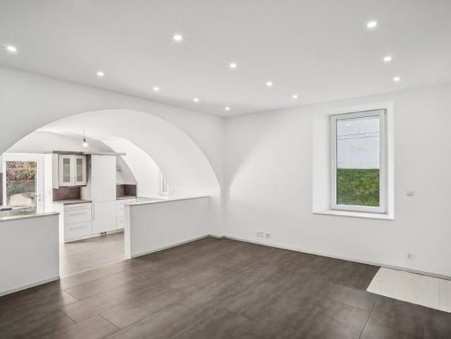 Eine 4,5 Zimmer Wohnung mit einzigartigem Charme und Garten