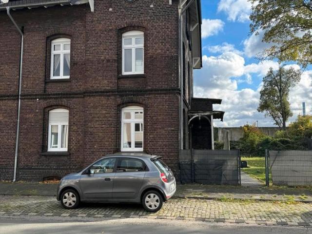 EinfamilenhausZweifamilienhaus mit zusätzlicher Baufläche