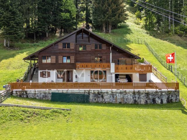 Einfamilien Chalet mit Grundstück von 1018m2 und Potenzial zur Schaffung eines unabhängigen Apartments