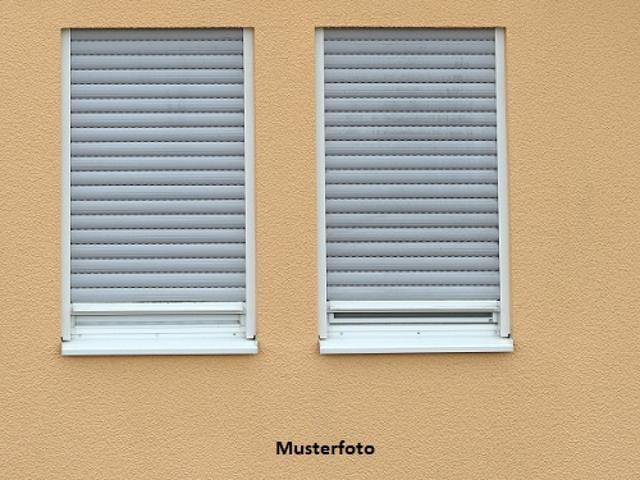 Einfamilien Doppelhaushälfte mit Garage und Stellplatz