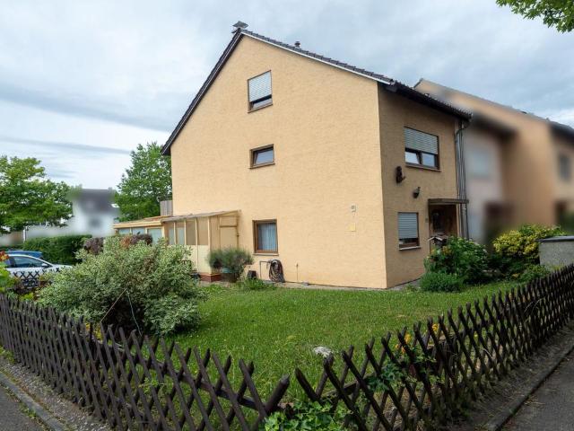 Einfamilien Eckhaus in sonniger Lage, S Bahn, Teilort Waiblingen