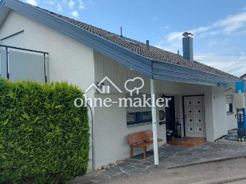 RESERVIERT! Einfamilien Haus mit viel Wohnfläche + 3 Garagen in Aussichtslage
