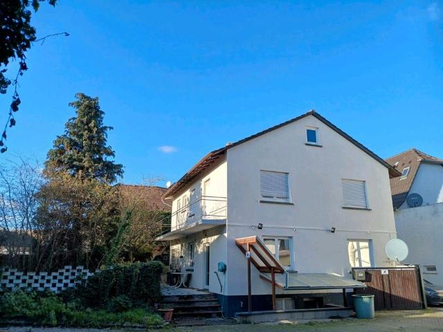Einfamilien Haus freistehend 143m² EBK, WWP, Nebengebäude