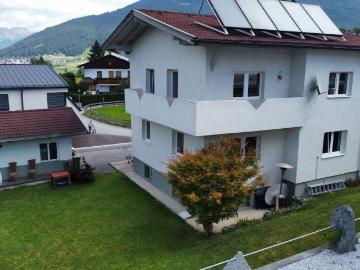 Investitionschance: Geräumiges Einfamilien /Zweifamilienhaus mit großem Grundstück und Aussicht!