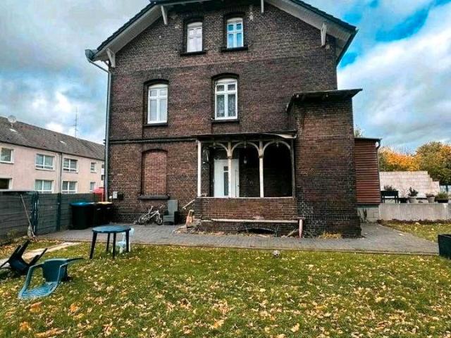 EinfamilienhausZweifamilienhaus