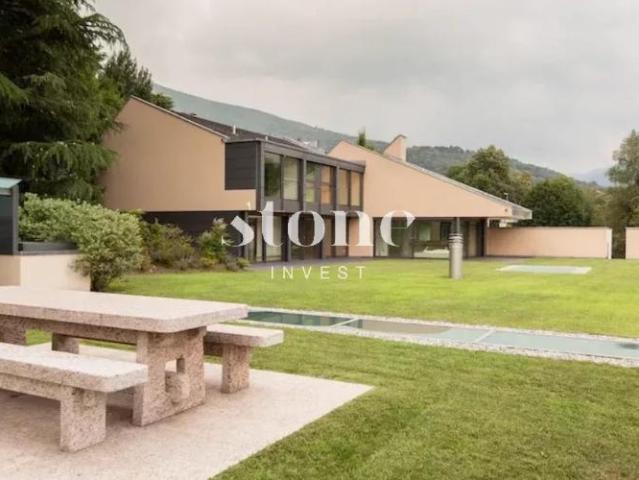 Einfamilienhaus 10.5 Zimmer