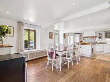 Einfamilienhaus 10.5 Zimmer