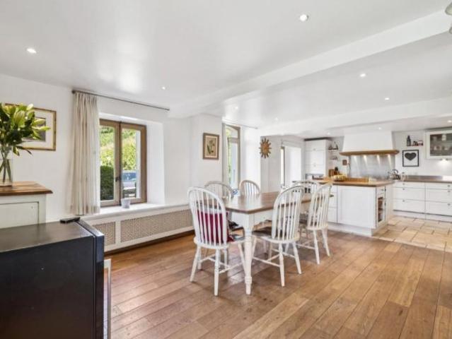 Einfamilienhaus 10.5 Zimmer
