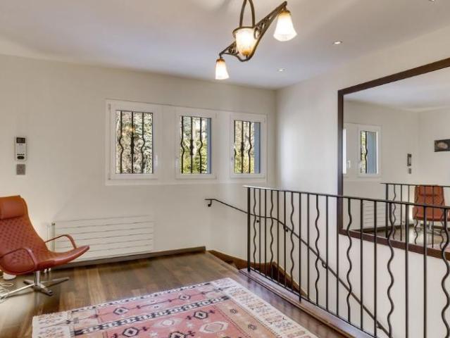 Einfamilienhaus 11.5 Zimmer