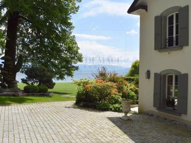Die Waadtländer Riviera – Außergewöhnliches Anwesen – am Seeufer
