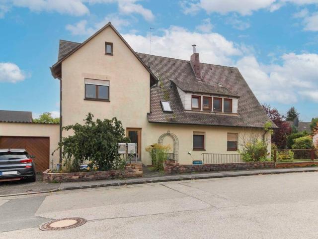 Einfamilienhaus 238 m² | 8 Zimmer | 2 Garagen | Büchenbach