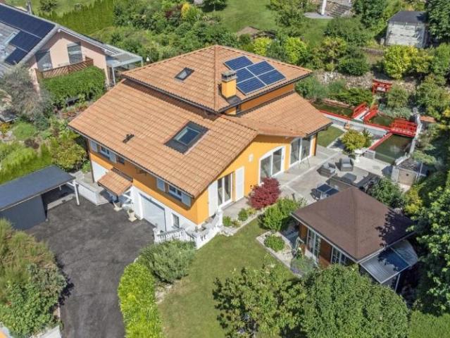 Haus im perfektem Zustand mit atemberaubender Aussicht auf Vallorbe